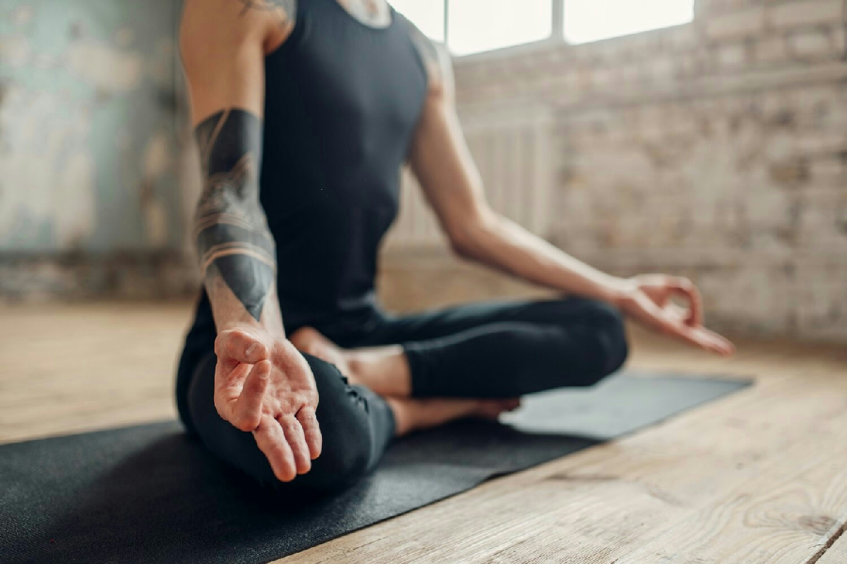 Cinque tecniche di yoga per migliorare equilibrio e resistenza nelle prestazioni sportive