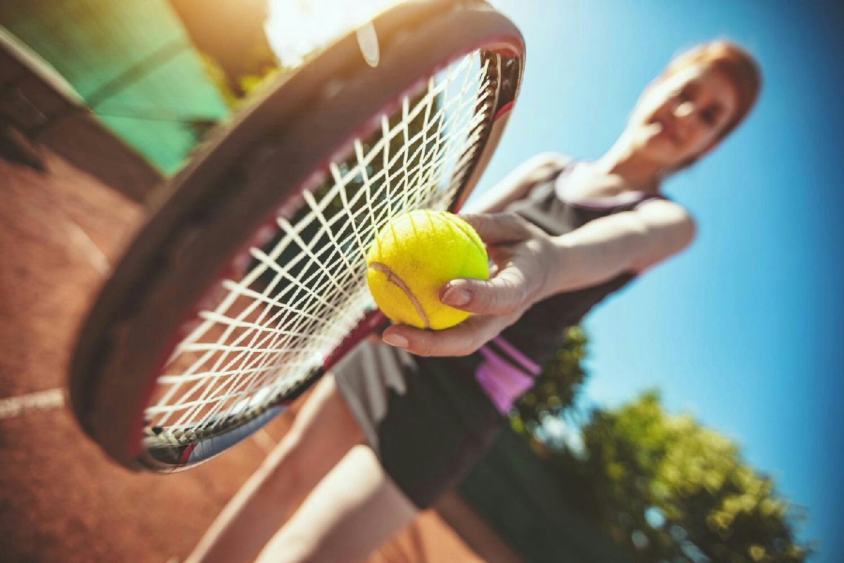 Come scegliere la racchetta da tennis ideale in base al tuo stile di gioco e livello tecnico