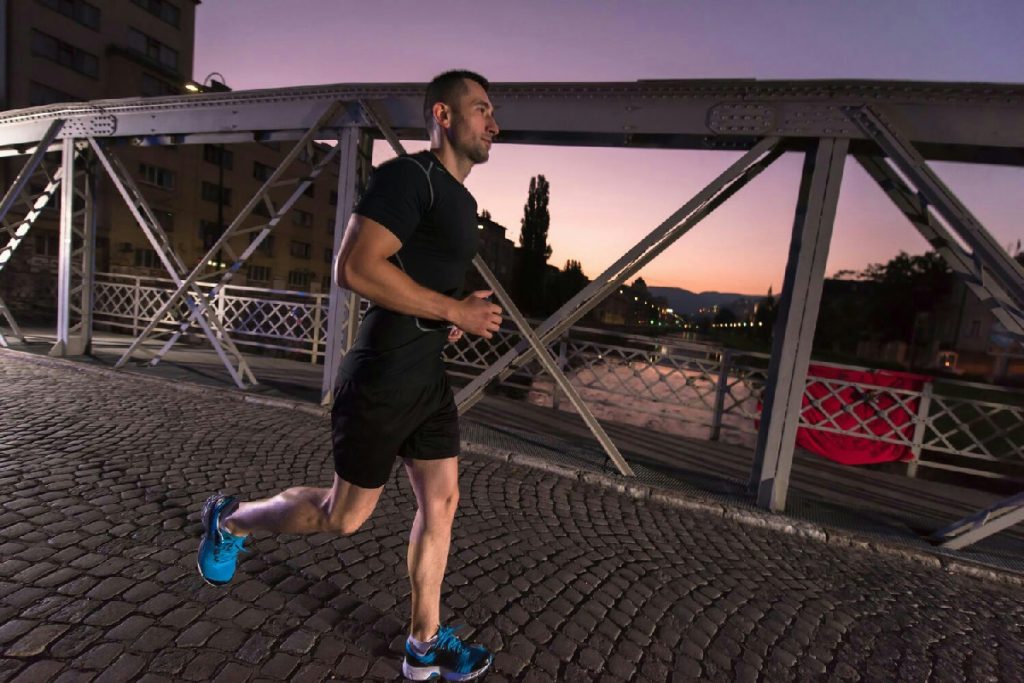 Nutrizione per runner: il piano essenziale per aumentare energia e resistenza in corsa